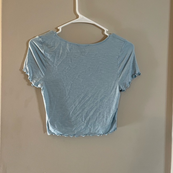 3 for $15💗NWOT Super cute cropped top! - Picture 4 of 4